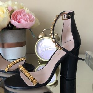 Stuart Weitzman Rosemarie leather sandals